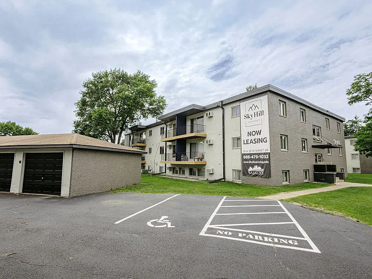 SkyHill Apartments — Photo 57
