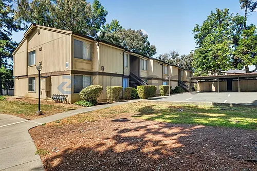 355 Parkview Ter Photo 1