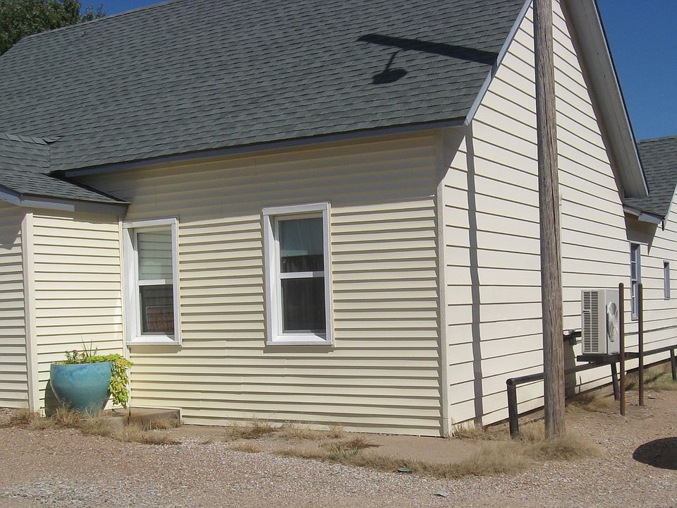 1st image of 700 N Grand Ave