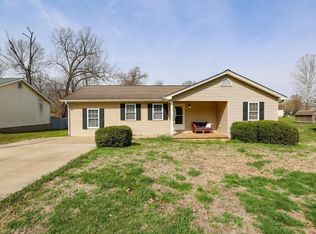 6135 Majestic Oak Dr, Paducah, KY 42003