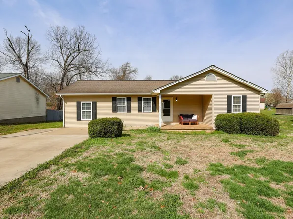 6135 Majestic Oak Dr, Paducah, KY 42003