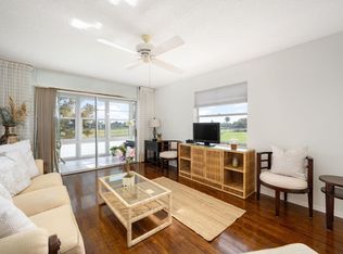 40 Vista Gardens 201, Vero Beach, FL 32962