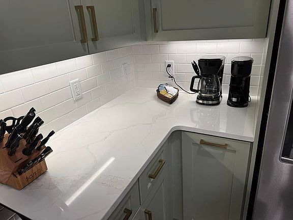 4th image of 1200 Lemon Ave