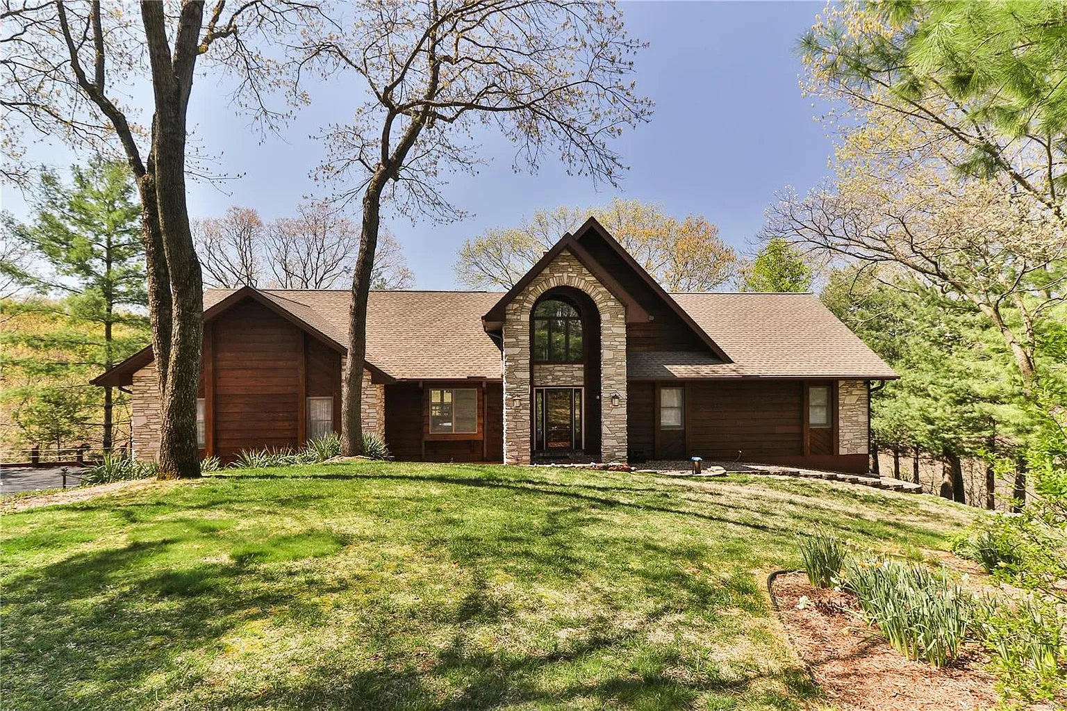 1514 Hawk Forest Rd photo 1