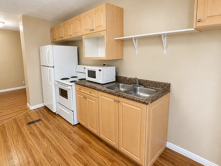 1540 S State St #1 — Photo 3