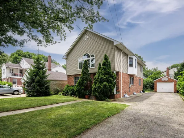 122 Irving Avenue, Floral Park, NY 11001