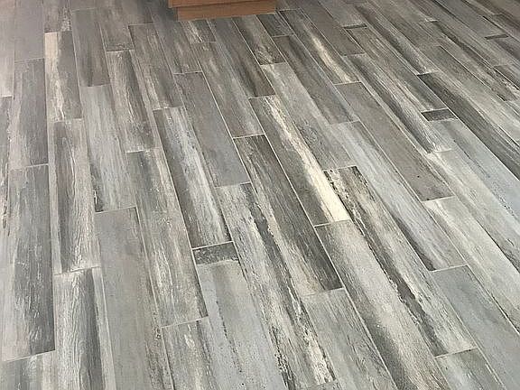 3rd image of 2033 E Malibu Dr