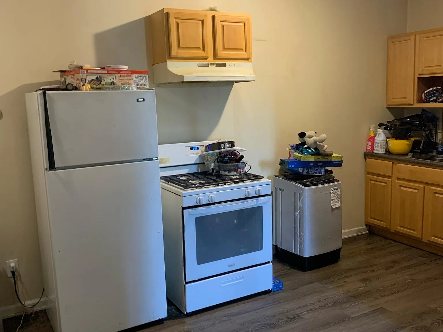 2 bed, 740 sqft, $1,300 — Photo 2