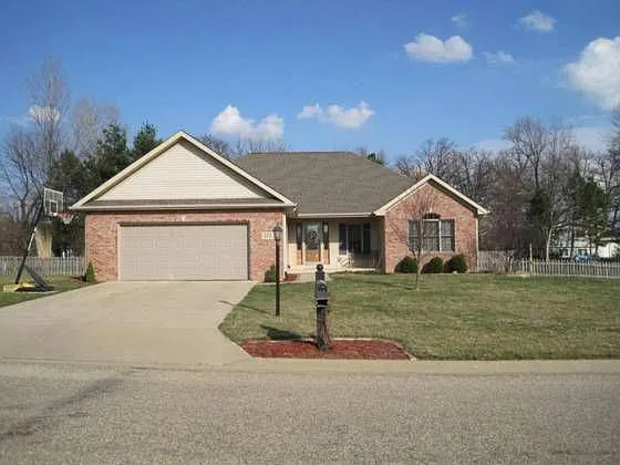 112 Conaghan Dr photo 1