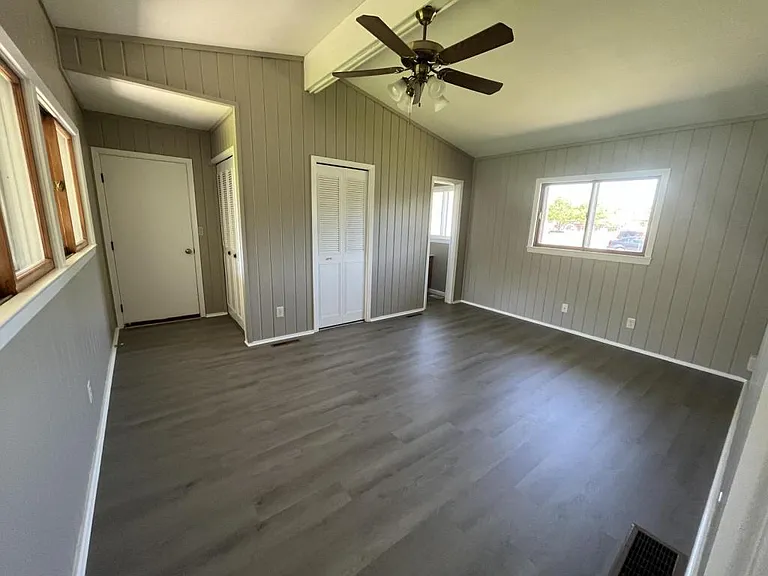 2585 Union St — Photo 2