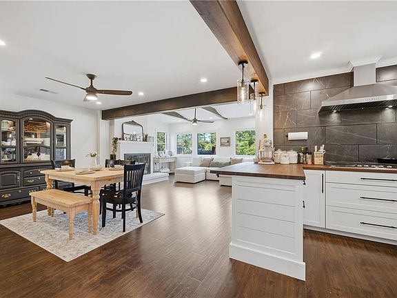 4th image of 608 Hessian Rd
