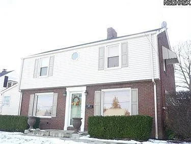 192 E Wilson St photo 1