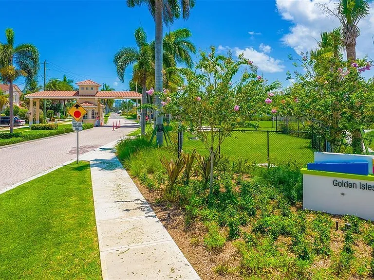 600 Layne Blvd #201 — Photo 32