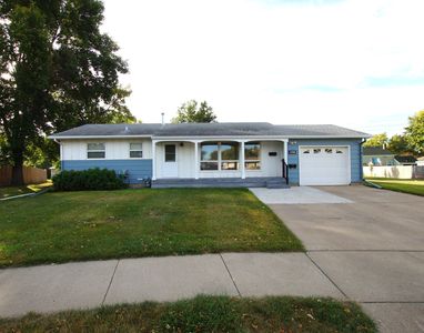 1518 Marsie Cir, Aberdeen, SD, 57401