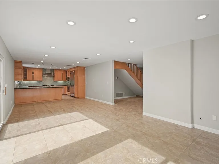6215 Hesperia Ave — Photo 7