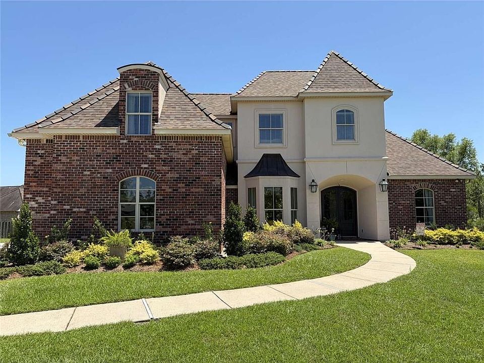 1st image of 905 Pine Wild Cir