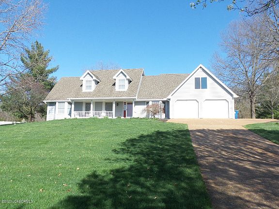 2nd image of 2819 Foxdale Dr