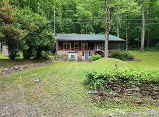 2896 Dicks Creek Rd, Whittier, NC 28789