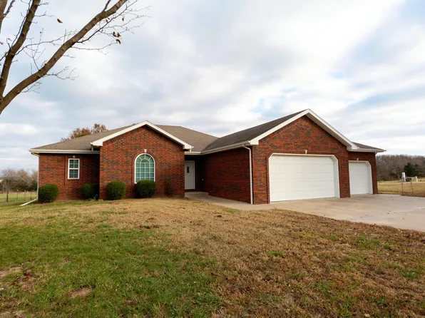 4648 S 140th Road, Bolivar, MO 65613