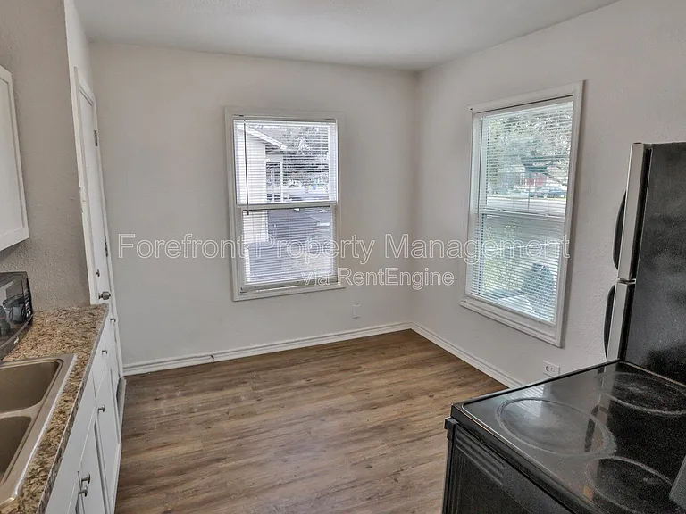 2426 Cincinnati Ave — Photo 12