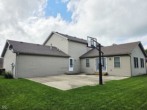 3rd image of 3144 Myrtle Dr