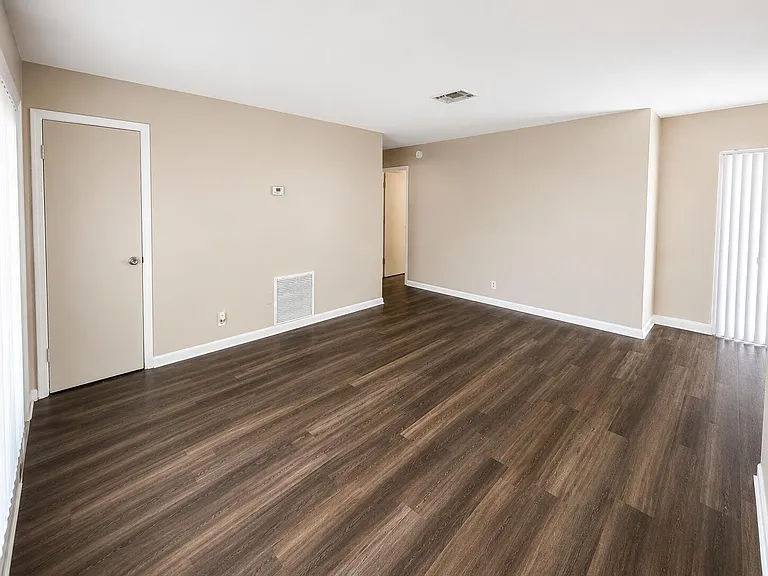 4125 Woodside Dr #2 — Photo 5