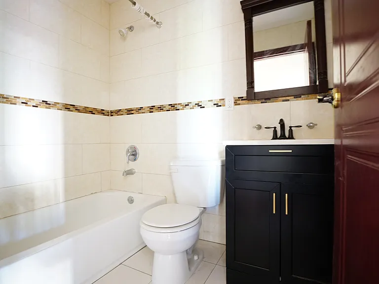 2529 Butler St #1 — Photo 8