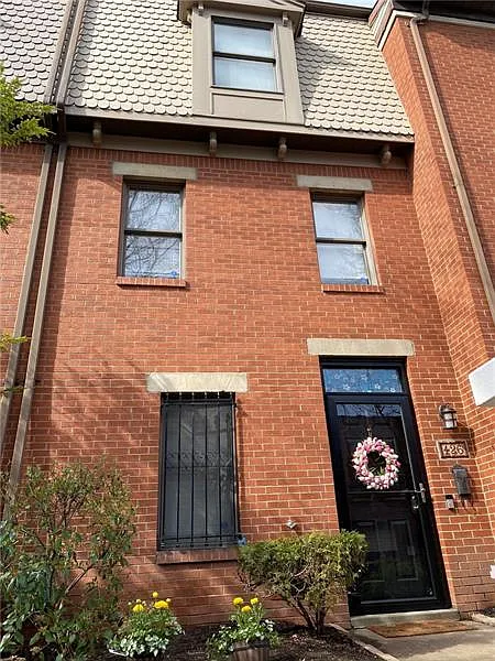 426 Lockhart St photo 1