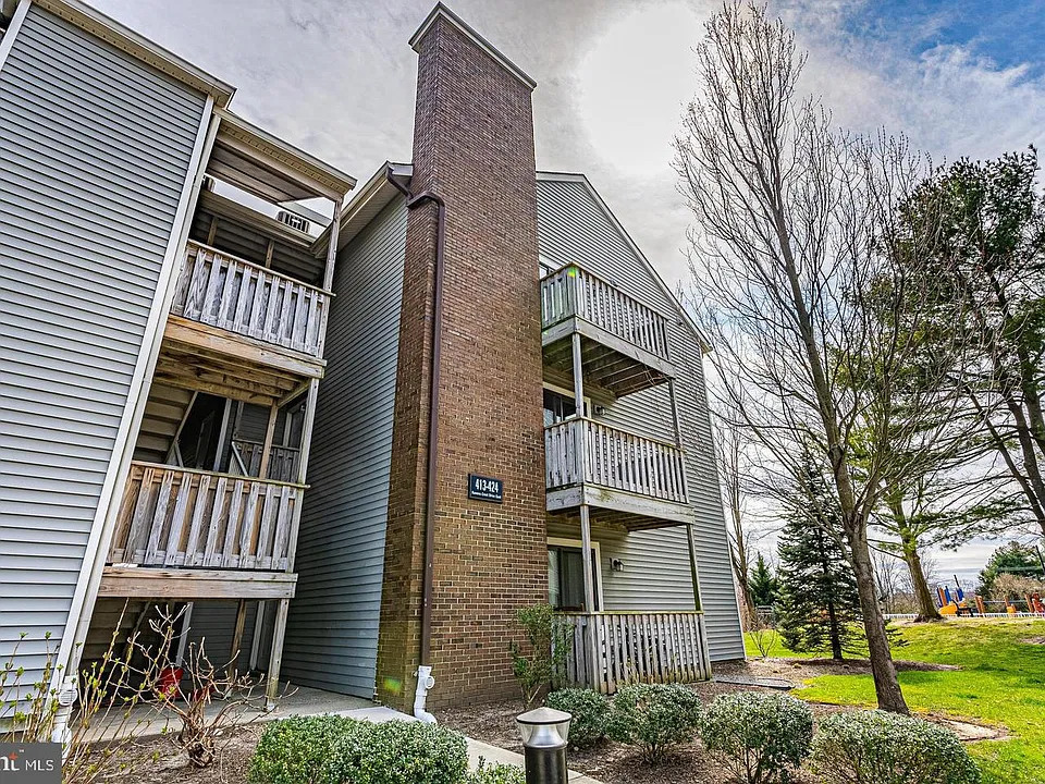 420 Ravens Crest Dr