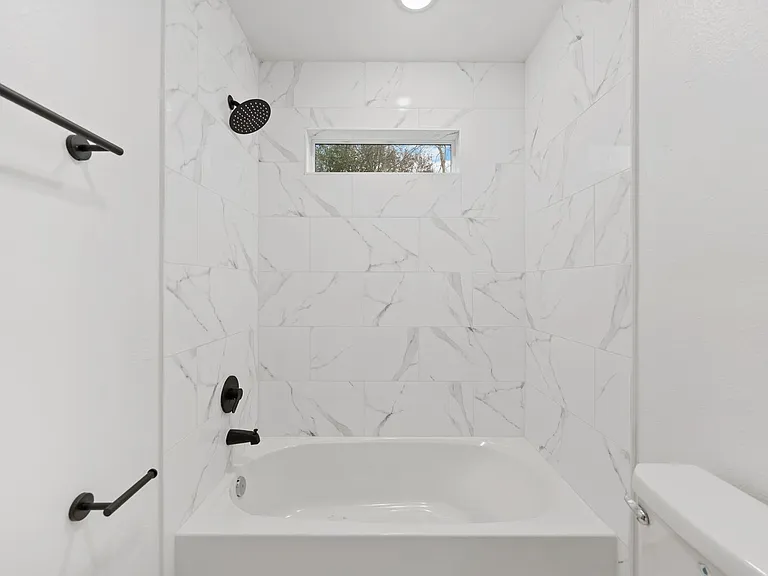 DF05-8112 De Priest St, Unit B — Photo 23
