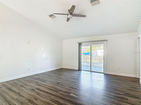 5th image of 1763 Hillandale Ave