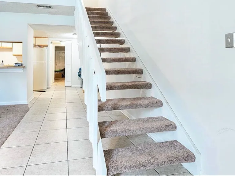 2400 Sandpiper St — Photo 3