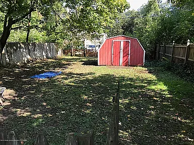 4 bed, 1031 sqft, $2,500 — Photo 2