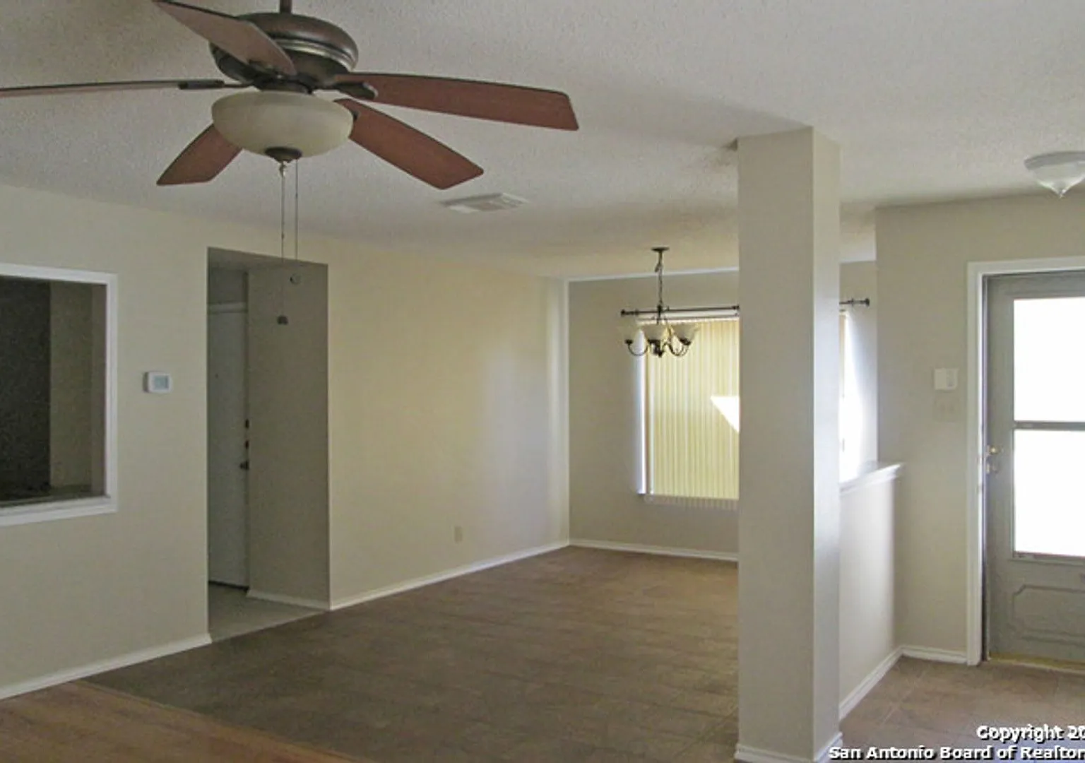 3 bedroom 2 bath Crestridge Subdivision — Photo 2