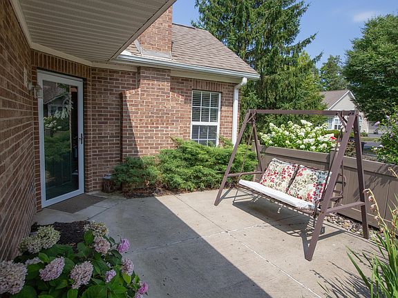 2nd image of 762 Windward Ln #24