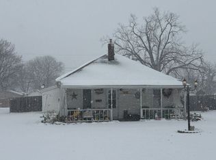 511 W Jackson St, Paris, IL 61944