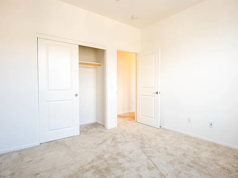 516 Avienda Ctr #106 — Photo 8