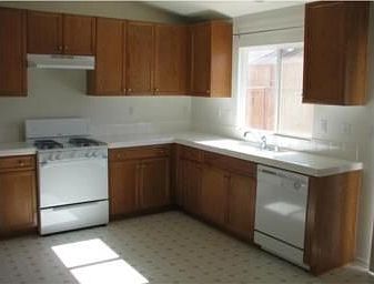 5th image of 10933 Remington St