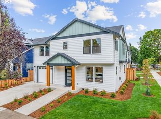 5004 SE Rural St UNIT A, Portland, OR 97206