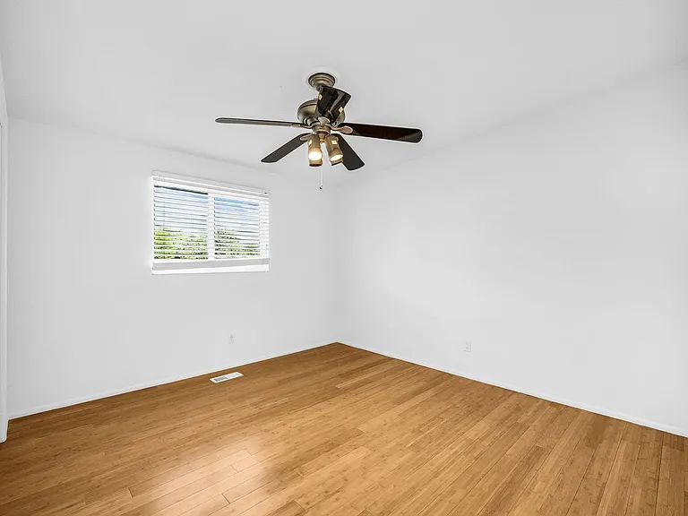 749 N Colonial Ave — Photo 10
