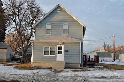 2nd image of 709 3rd Ave NE