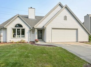 2140 Inverness Dr, Waukesha, WI 53186
