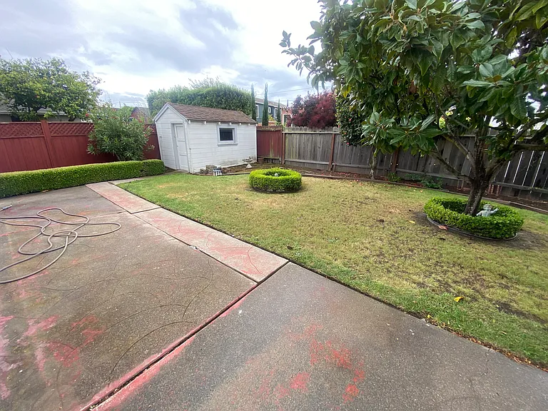 204 Haight Ave — Photo 12