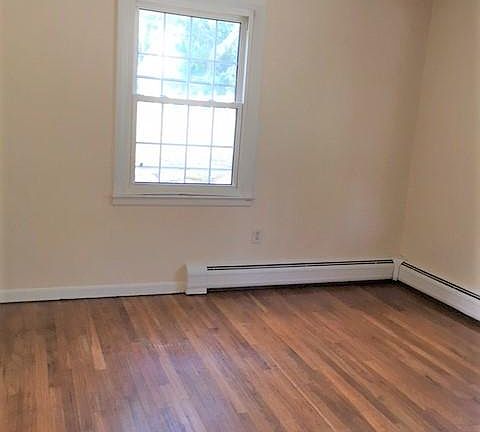 4th image of 240 Sunnyridge Ave APT 104