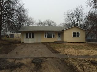 208 E Agnes St, Mc Louth, KS 66054