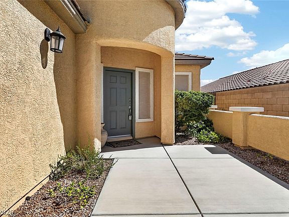 4th image of 2623 Lochleven Way
