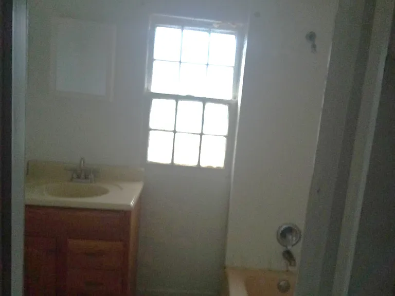 513 S 19th Ave — Photo 5