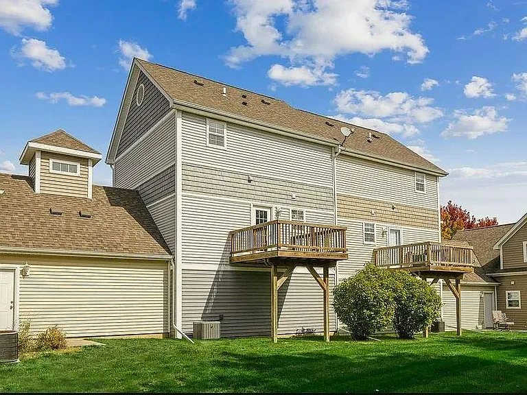 15506 Townsend Ave — Photo 6
