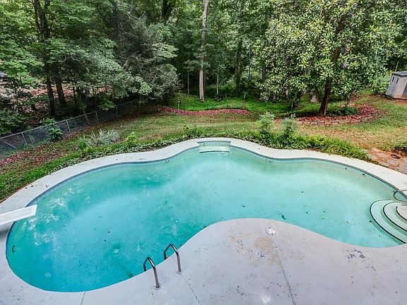 3rd image of 5324 Hickory Hill Dr