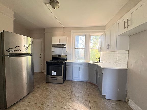 2nd image of 731 S 13th St #3RS